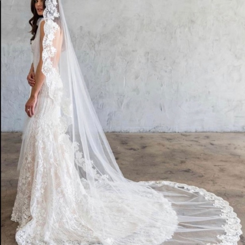 Brides & Hairpins Florentine 108” cathedral Veil